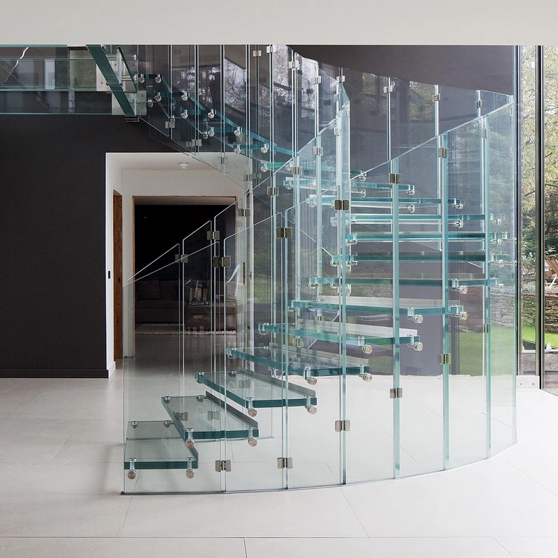 Стеклянные полы и ступени