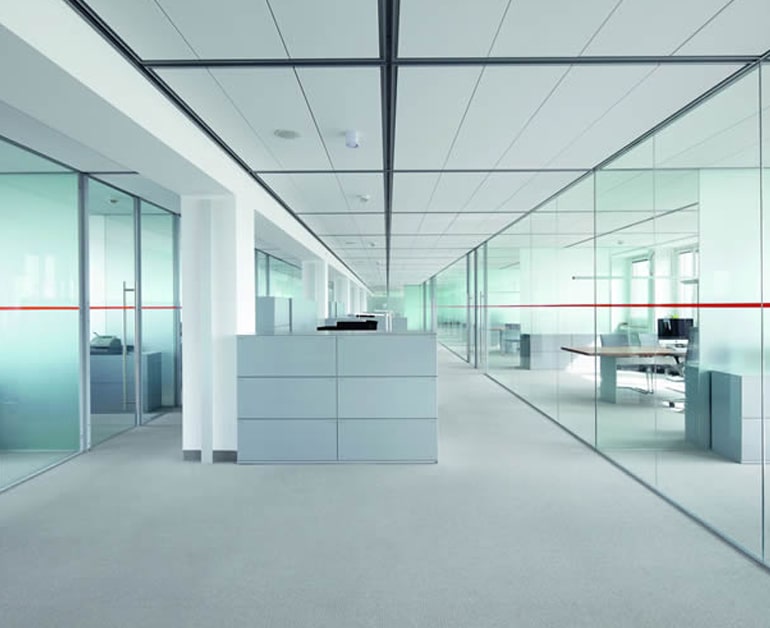 Безрамные стеклянные перегородки