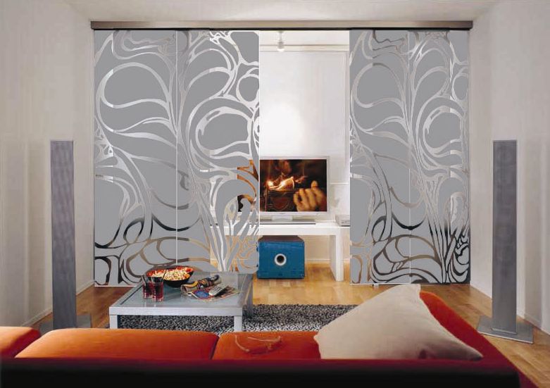 Стеклянные двери